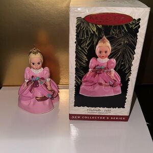 1995 Hallmark Cinderella Madame Alexander Christmas Holiday Doll Ornament